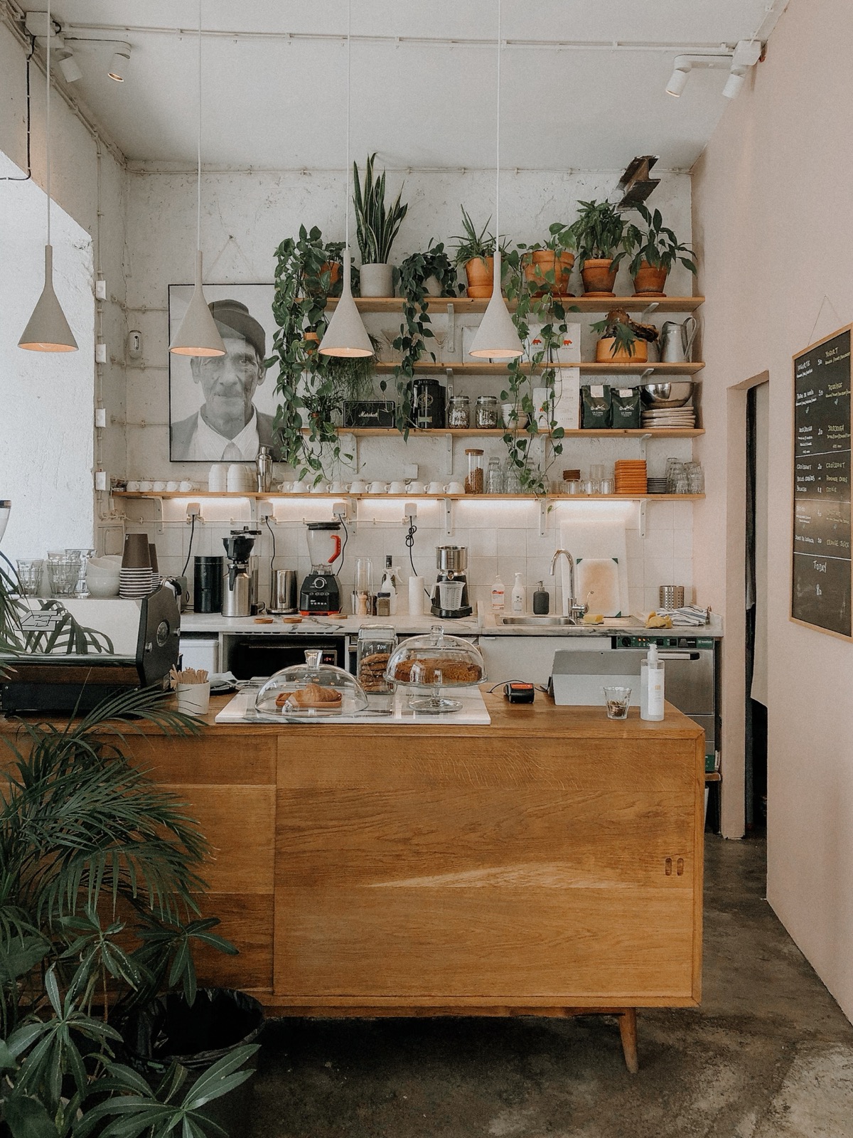 Designing an Efficient Café Workflow: Key Considerations